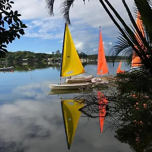 Lakehouse 24hs Lagoa Conceicao Hostal